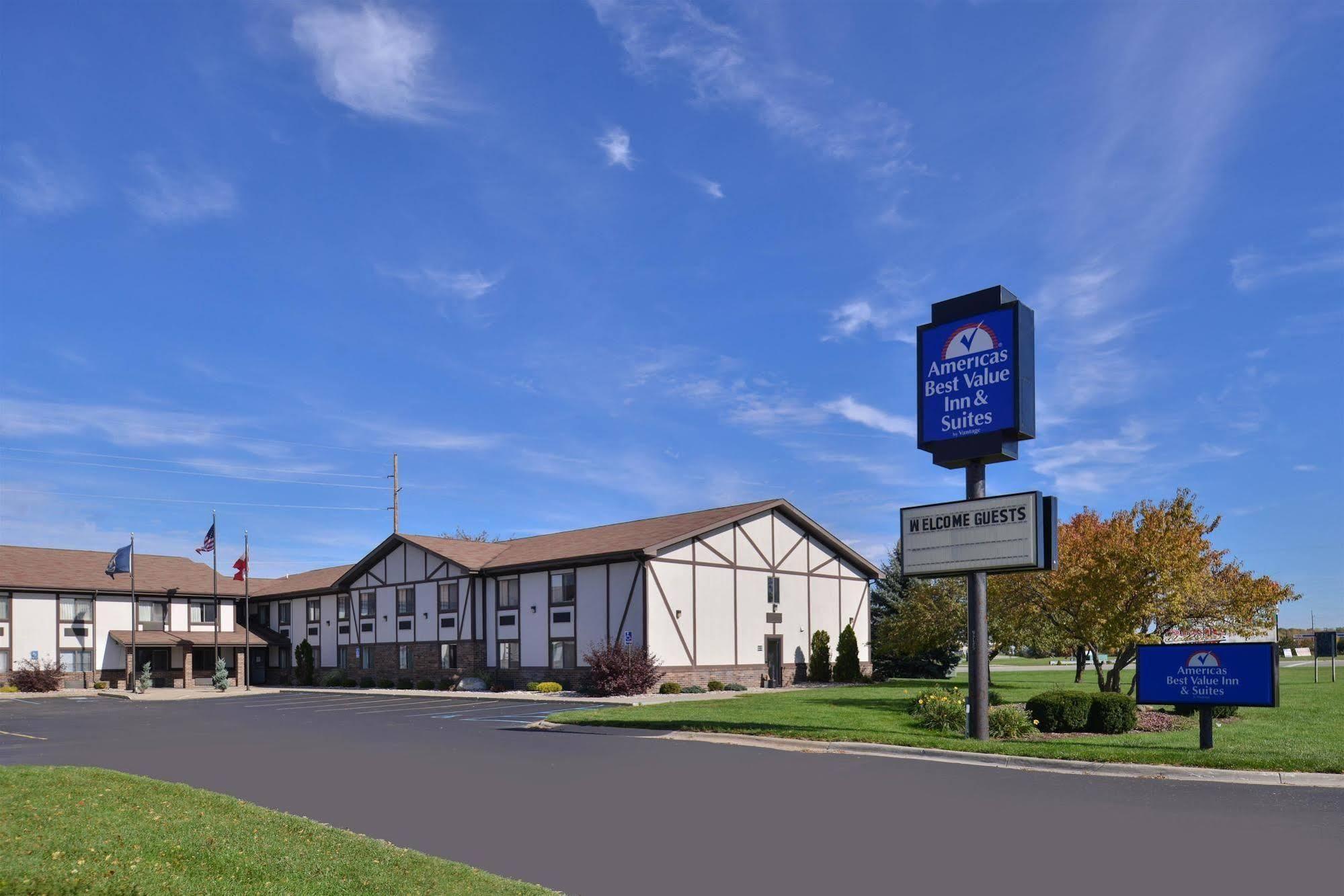 Americas Best Value Inn&Suites-Birch Run Exterior foto