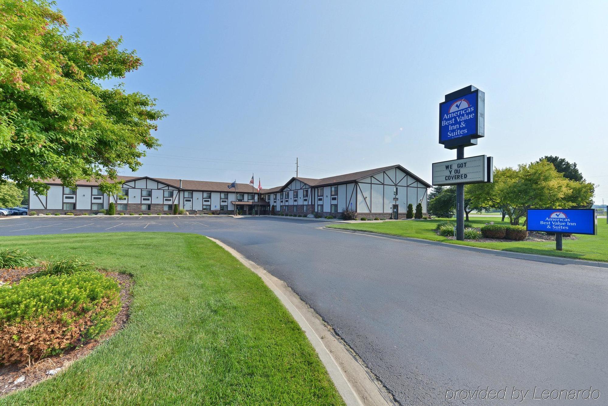 Americas Best Value Inn&Suites-Birch Run Exterior foto