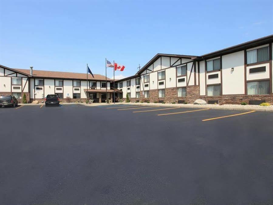 Americas Best Value Inn&Suites-Birch Run Exterior foto